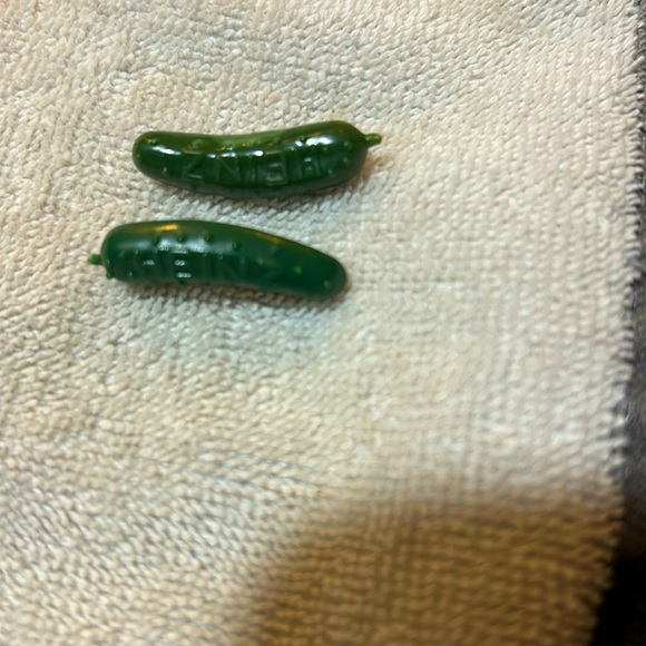 Heinz pickles pins - Picture 1 of 3
